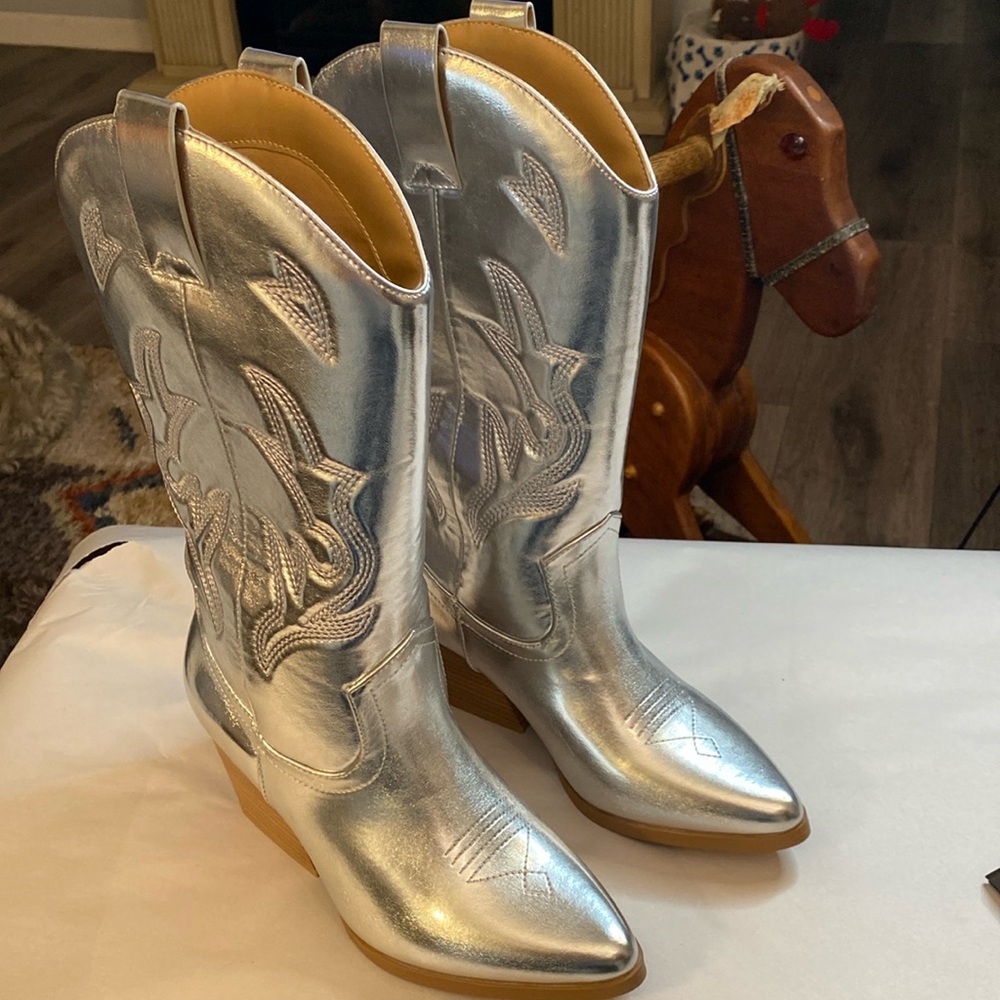 Soda Orville Women’s Silver Western Boots Size 7